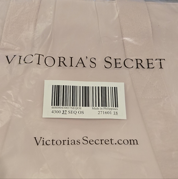 NWT Victoria's Secret Light Pink Metallic Duffle Bag - Picture 11 of 11